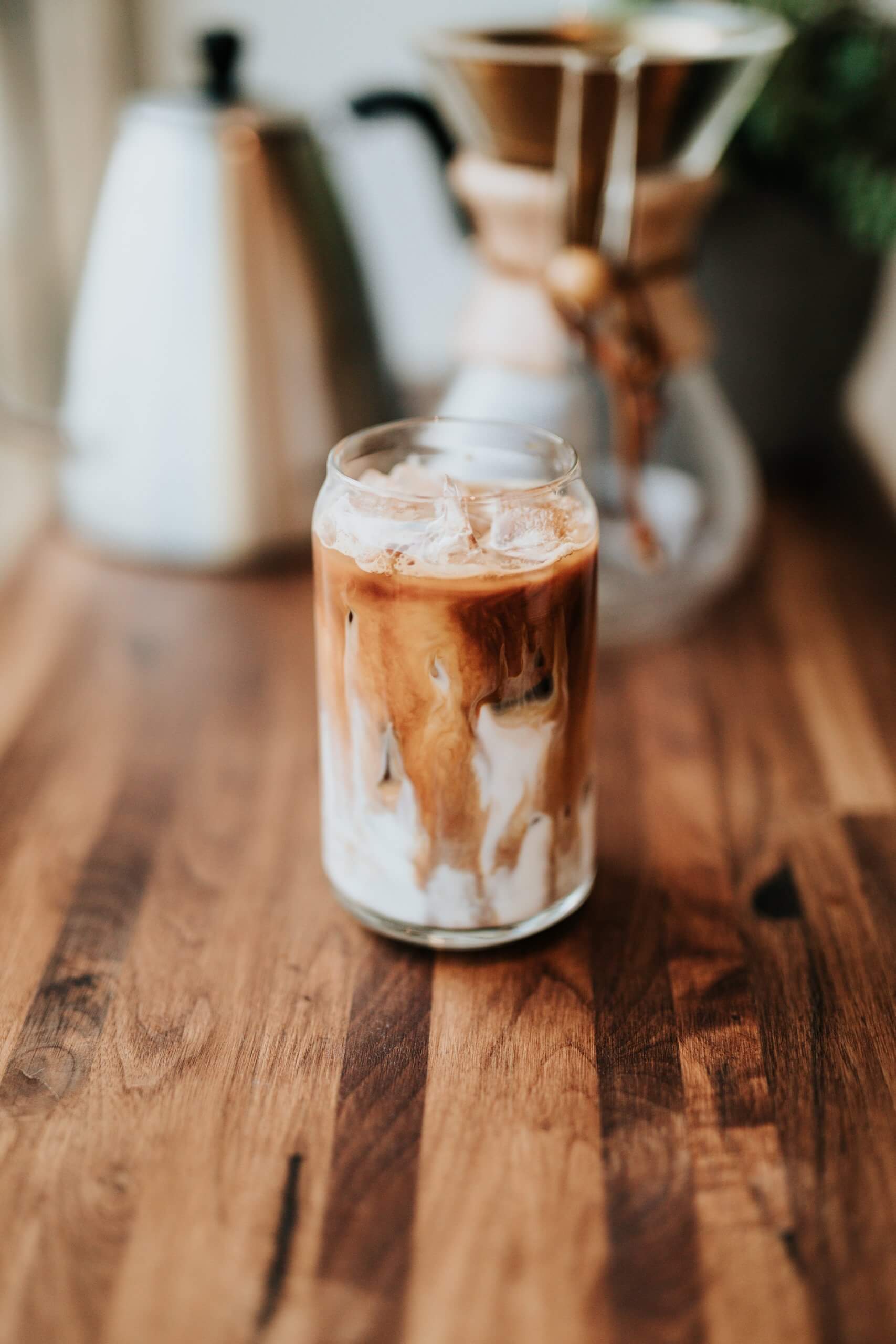 How to Make an Iced Caramel Macchiato at Home
